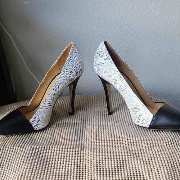 Mi Piaci Gray and Black Leather Shoes - Picture 2 of 8